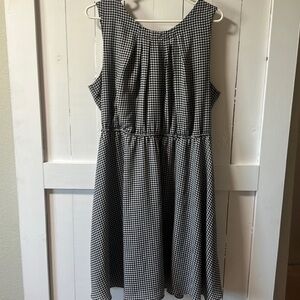 Elle Black and White Ruched Smocked Midi Dress
